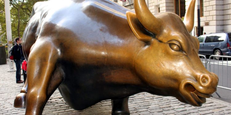 Cijena XRP-a približava se 1,70 USD kako se zamah povezan s valovima nastavlja