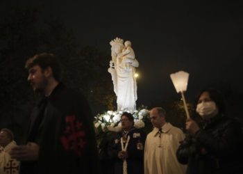 Čudotvorni kip Gospe vraća se u Notre Dame