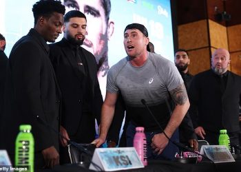 Darren Till PROCURIO Telefonski broj Johna Furyja izazvavši pokolj na društvenim mrežama samo nekoliko dana nakon sukoba na tiskovnoj konferenciji za promicanje borbe protiv njegova sina Tommyja
