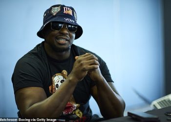Dillian Whyte razmišlja o tome treba li se Anthony Joshua povući nakon poraza od Daniela Duboisa i objašnjava zašto se velike borbe ne događaju uvijek u teškoj kategoriji