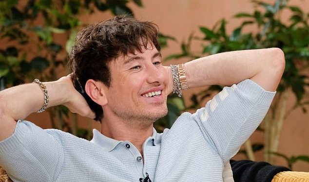 ‘Emotivni’ Barry Keoghan otkriva kako se osjeća ‘ispravnim’ razgovarati o velikom ožiljku na svom zapešću dok ga ponosno otkriva prvi put