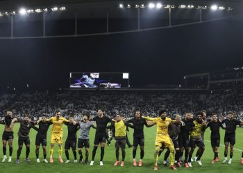 Golovi, spektakl i svinjska glava na terenu: Corinthians svladao Palmeiras 2:0