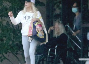 Heather Locklear, 63, pomaže mami Diane, 91, u obavljanju poslova u LA-u unatoč teškoj prošlosti