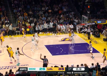 Infinito LeBron: trojka kod sirene je ludnica!