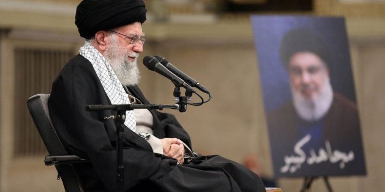 Iran tvrdi da je sposoban izraditi nuklearno oružje dok ajatolah obećava “zubolomni” odgovor Izraelu, SAD-u