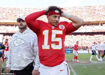 Kansas City Chiefs produžili su svoj rekord bez poraza zahvaljujući nečuvenoj finalnoj igri protiv Denver Broncosa