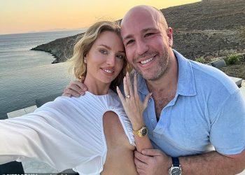 Kraljica pilatesa Bernadette Fahey zadivljuje u vjenčanom bijelom tijekom bizarne kokošje zabave uoči vjenčanja sa zaručnikom Jordanom Sukkarom