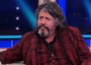 Laurence Llewelyn-Bowen, 59, uskače u ‘manopauzu’: Presenter je posljednji koji tvrdi da se ‘muči nositi’ sa srednjim godinama i uzima dodatke testosterona kako bi vratio svoju ‘sočnost’