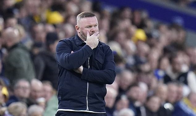 Leeds 3-0 Plymouth: Waynea Rooneya bodre domaći navijači dok njegova momčad doživljava poraz na Elland Roadu… s Dan Jamesom, Joelom Piroeom i Brendenom Aaronsonom koji pogađaju