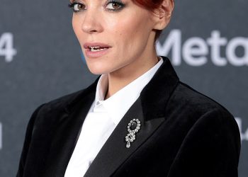 Lily Allen priznaje da je samoliječenje za nju uvijek ‘bilo na vidiku’ jer je ovisnost ‘duboko ukorijenjena’ u njezinoj obitelji dok opisuje svoju trijeznost: ‘Nije se činilo kao ‘ako’, to je bilo ‘ kada”