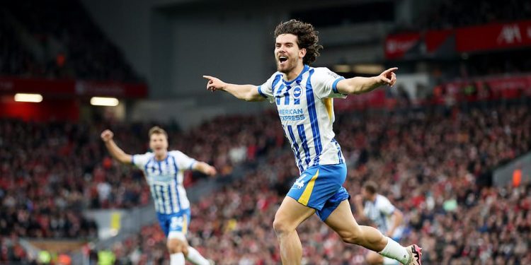 Liverpool protiv Brightona – 15:00 Premier League: Rezultati uživo, vijesti i ažuriranja kao nevjerojatni strijelac golova koji će strijelac zaostati za Redse na Anfieldu… ali rivali za naslov Man City također zaostaju