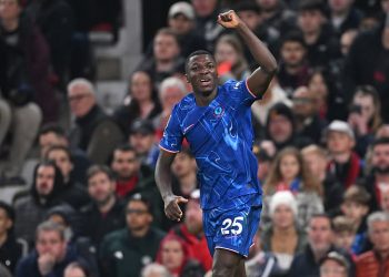 Man United protiv Chelsea – Premier liga: rezultati uživo, vijesti o momčadi i novosti dok Bluesi uzvraćaju zapanjujućim udarcem iz voleja samo nekoliko minuta nakon što su Crveni vragovi poveli