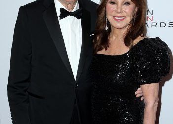 Marlo Thomas propušta TV specijal za Dan zahvalnosti prvi put u 21 godinu nakon smrti svog supruga Phila Donahuea