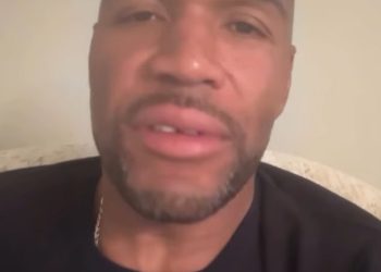 Michael Strahan priznaje da ‘nisam ponosan’ dok konačno objašnjava kontroverzni gaf s himnom