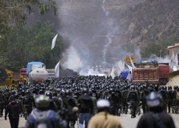 Morales iz Bolivije štrajka glađu dok se njegovi navijači sukobljavaju s policijom (VIDEO) — RT World News