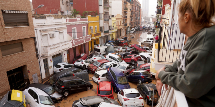 Najmanje 63 mrtvih u razornim iznenadnim poplavama diljem istočne Španjolske, kažu dužnosnici