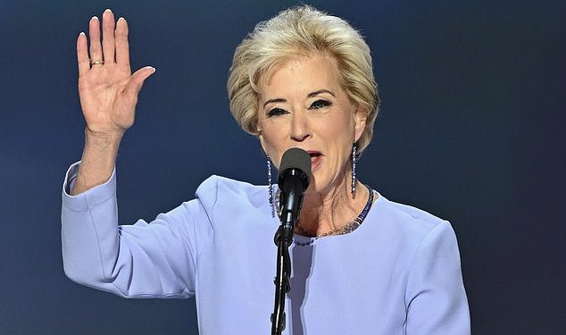 Nevjerojatni WWE isječci Linde McMahon ponovno se pojavljuju dok ju Donald Trump bira za ministricu obrazovanja