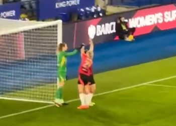 Nevjerojatno u Engleskoj: dižu ruke da… vratar ne vidi loptu!
