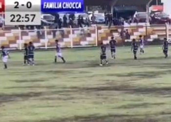 Nogometaš, 39, odmah je ubijen kada je munja udarila u teren – a drugom je zadala ozbiljne opekline