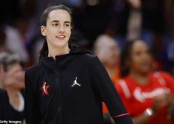 Obožavatelji kritikuju ‘odvratnu’ Nenadmašnu jer je nagovijestila da se Caitlin Clark pridružila odcjepljenoj ligi u 22-minutnom videu