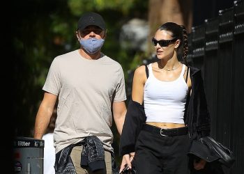 Obožavatelji poludjeli zbog novih viralnih glasina da se Leonardo DiCaprio (50) NAPOKON zaručio s manekenkom Vittoriom Ceretti (26)