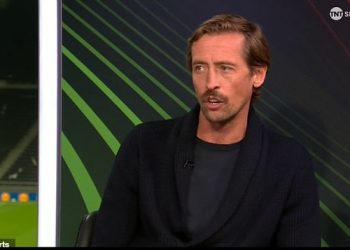 Peter Crouch govori Tottenhamu što moraju promijeniti kako bi osvojili trofej – dok inzistira na tome da momčad Angea Postecogloua ‘MORA’ prekinuti svoje 16-godišnje čekanje ove sezone