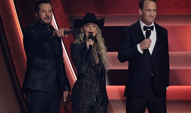 Peyton Manning brutalno je iskopao vlasnika Dallas Cowboysa Jerryja Jonesa tijekom CMA-a 2024.