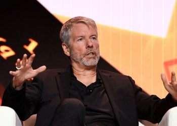 Planovi kupnje Bitcoina (BTC) povećavaju dionice. Je li ovo Michael Saylor Redux — ili još jedna moda ‘Long Island Iced Tea’?