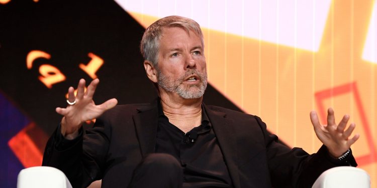 Planovi kupnje Bitcoina (BTC) povećavaju dionice. Je li ovo Michael Saylor Redux — ili još jedna moda ‘Long Island Iced Tea’?