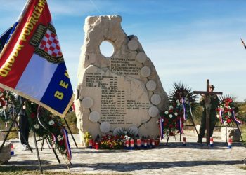 Pokolj u Nadinu izvela je zločinačka jugokomunistička JNA 19. studenoga 1991. samo dan nakon što su velikosrbi poklali Hrvate u Škabrnji!