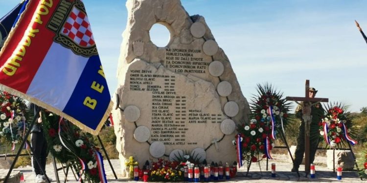 Pokolj u Nadinu izvela je zločinačka jugokomunistička JNA 19. studenoga 1991. samo dan nakon što su velikosrbi poklali Hrvate u Škabrnji!