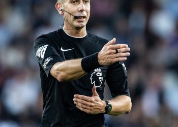 Premierligaški sudac David Coote ‘mogao bi se suočiti s optužbom FA-a’ jer je Jurgena Kloppa nazvao ‘njemačkim kurvom’ u procurelom videu – dok upravno tijelo potvrđuje vlastitu istragu o službeniku