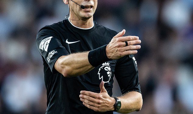 Premierligaški sudac David Coote ‘mogao bi se suočiti s optužbom FA-a’ jer je Jurgena Kloppa nazvao ‘njemačkim kurvom’ u procurelom videu – dok upravno tijelo potvrđuje vlastitu istragu o službeniku