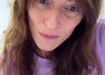 Prijatelji Davine McCall Amanda Holden, Holly Willoughby i Alan Carr predvode dobre želje nakon što je njezin partner Michael Douglas otkrio da je izašla iz operacije tumora na mozgu