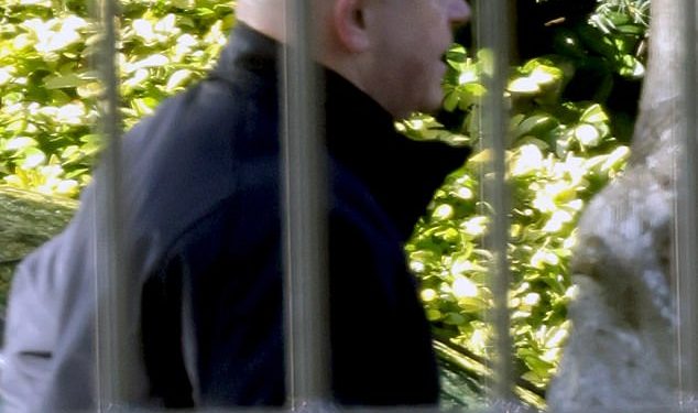 Ross Kemp je viđen kako napušta set EastEndersa radi snimanja specijala za 40. obljetnicu – OSAM godina nakon njegovog posljednjeg pojavljivanja