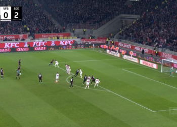 Savršena kazna! Kakav gol Eintrachtovog Marmousha