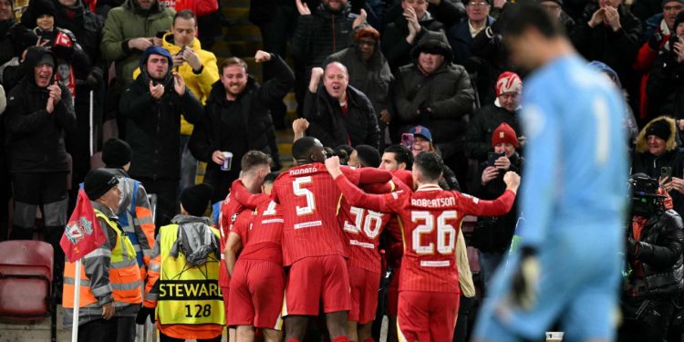 Sportske novosti – ‘Gladni rotvajleri izgledaju kao najbolja nogometna momčad Europe. Kao da ih godinama nisu nahranili’