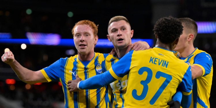 Sportske novosti – UŽIVO/VIDEO: Hrvatski trener ima veliko vodstvo protiv PSV-a, pao bizaran autogol u Glasgowu