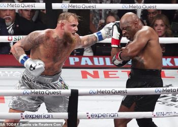 Svi govore ISTU stvar nakon što je boksačka legenda Mike Tyson (58) odšepao do Gen Z YouTubera Jakea Paula (27) u Netflix freak show tučnjavi koja je razbjesnila internet