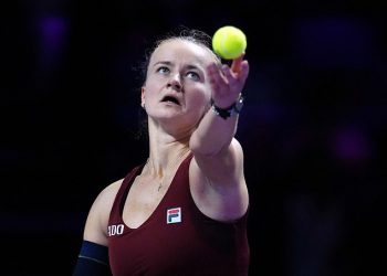 Teniska zvijezda Barbora Krejcikova žestoko je kritikovala komentatora koji je dao šokantne primjedbe o jednom dijelu njezina tijela – dok se on puzeći ispričava