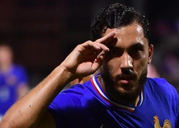 Tko je Rayan Cherki: njegovo talijansko podrijetlo, njegov način igre, što radi na terenu