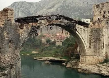 Tko je i kako prije 31 godinu srušio Stari most u Mostaru?