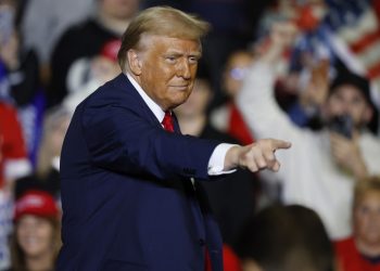 Tucker Carlson intervjuirao Donalda Trumpa uoči izbora — RT World News