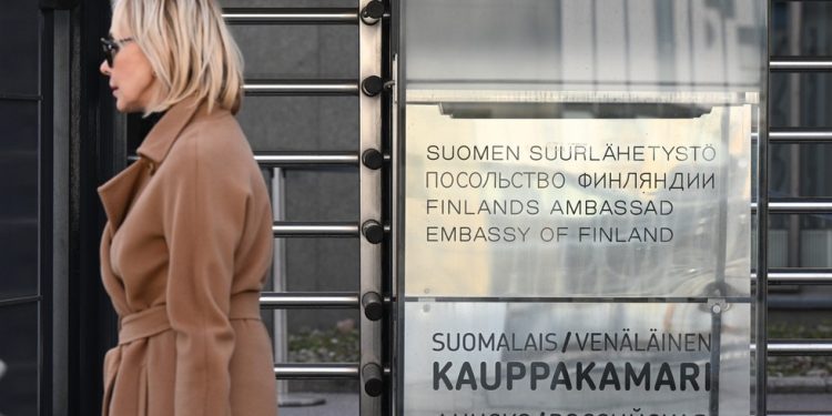 Uništeno finsko veleposlanstvo u Moskvi — RT World News