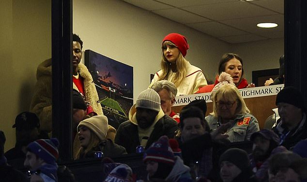 Zašto Taylor Swift i klan Kelce ‘nisu uživali’ u prošlosezonskom putovanju u Buffalo da gledaju Chiefs-Bills