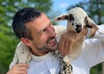 Zatvarao je kafiće, a danas je svećenika: ‘Sve je počelo u Međugorju’