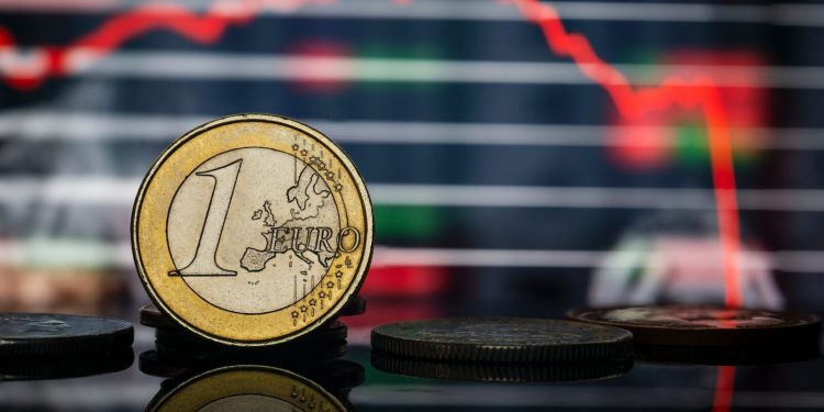 Zbog straha od carina euro pao na najnižu vrijednost u pola godine