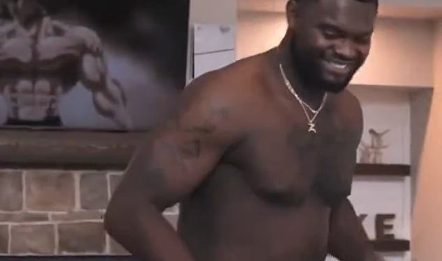 Zion Williamson pokazuje veliku novu tetovažu na leđima… ali svi govore istu stvar o NBA zvijezdi