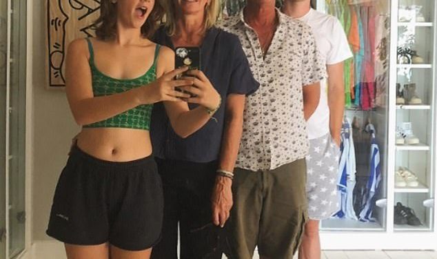 Zoe Ball hvali sin Woody dok dijeli slatku obiteljsku snimku sa rijetko viđenom sestrom Nelly i Fatboyem Slimom nakon što je voditeljica dala otkaz na Radio 2 Breakfast Showu vrijednom 950 tisuća funti kako bi se ‘usredotočila na obitelj’