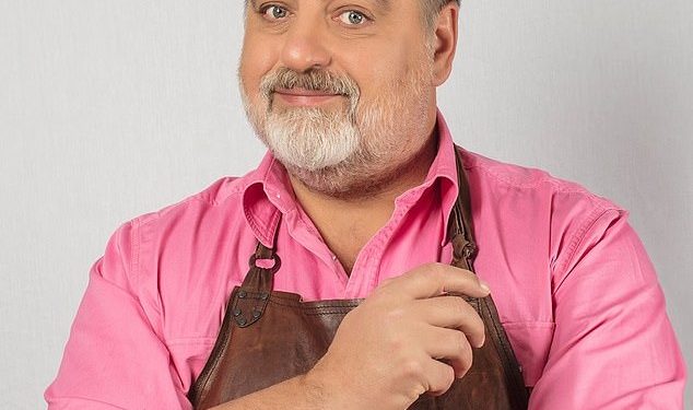 Zvijezda MasterChefa Matt Preston otkriva svoj ‘vrlo opasan’ trik za savršene pečene krumpire ovog Božića – a nije za one sa slabim srcem